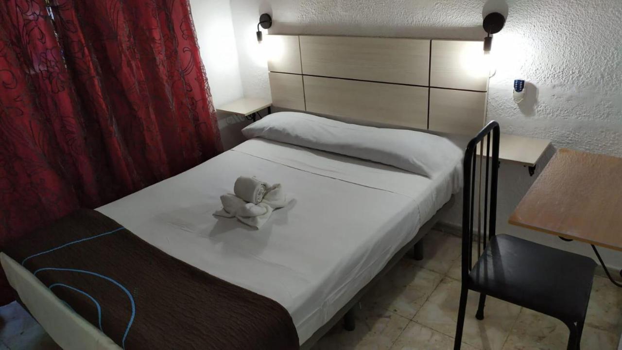 Pension Rivera Madrid Exterior foto